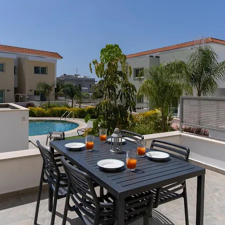 Modern Townhouse With Pool Minutes Center Holiday home Limassol